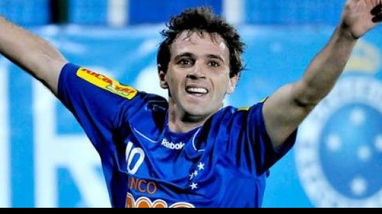 Imagem Meia do Cruzeiro é convocado para enfrentar o Brasil