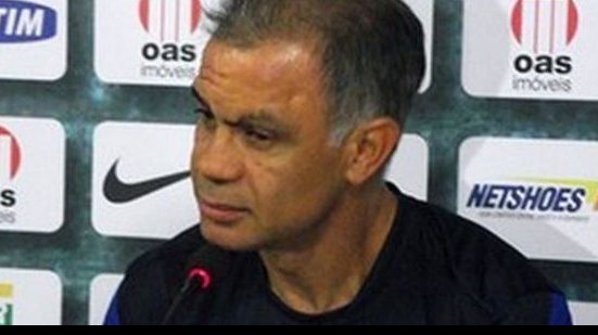 Imagem Jorginho faz mistério sobre a improvisação de Fabinho