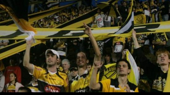 Imagem Criciúma empata com o Atlético (PR) e volta à série A
