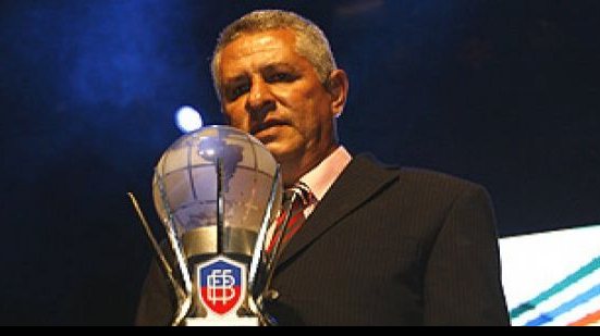 Imagem Treinador campeão baiano segue no Bahia de Feira
