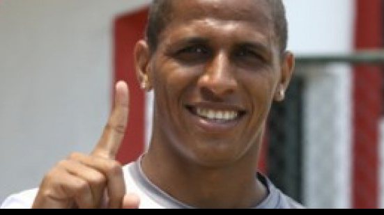 Imagem &quot;Todo jogador sonha jogar em time grande&quot;, diz Uelliton
