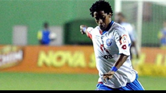 Imagem Médico do Bahia afirma que Ávine está ansioso para voltar a jogar