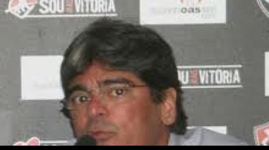 Imagem Carlos Falcão vibra com o acesso, mas lamenta queda no 2º turno