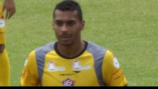 Imagem Palmeiras negocia com atacante que subiu com o Vitória à elite