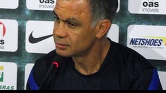 Imagem Jorginho pede mais reflexão ao Bahia para 2013