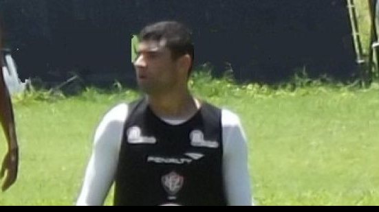 Imagem Ponte Preta demonstra interesse em atacante do Vitória
