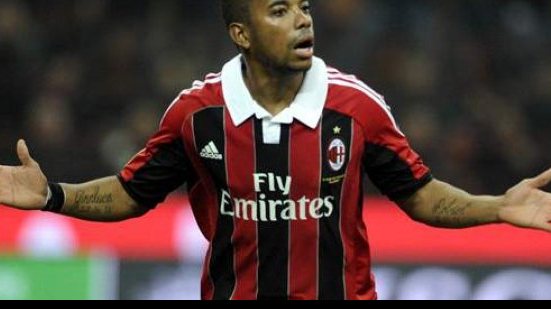 Imagem Dono do Milan quer a permanência de Robinho no clube