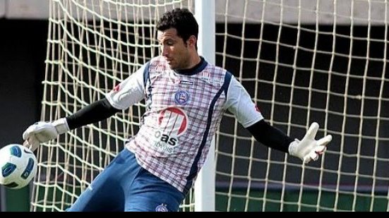 Imagem Goleiro que defendeu o Bahia está perto de acerto com o Ceará