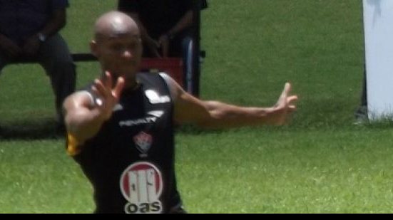 Imagem Tartá recebe agradecimentos do Vitória