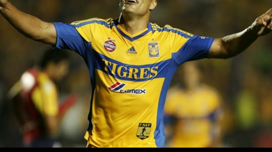 Imagem Bahia está tentando a contratação do atacante Edno