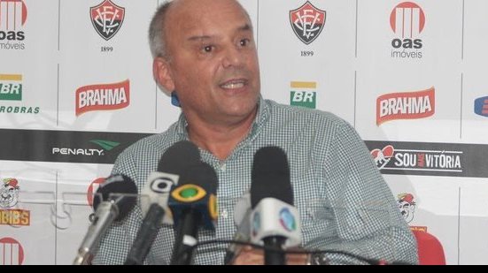 Imagem Depois de férias prolongadas, Newton Drummond volta ao Inter