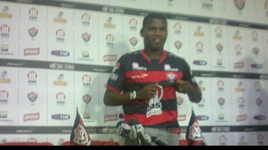 Imagem Vitória anuncia contratação de Lúcio Maranhão e renovação de Deola