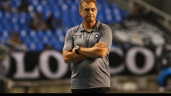 Imagem Botafogo anuncia renovação de contrato com treinador