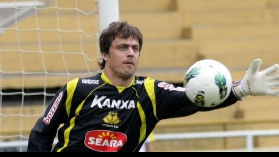 Imagem Vasco encontra substituto para goleiro Fernando Prass