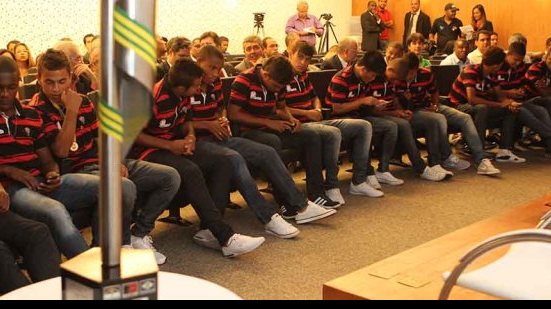 Imagem Juniores do Vitória irão usar camisa com estrela de campeão