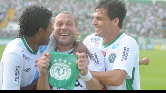 Imagem Atacante que subiu com o Bahia em 2010 renova com a Chapecoense