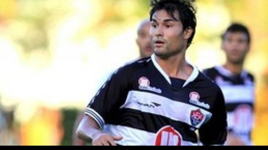 Imagem Vasco quer quitar débitos para poder contar com Pedro Ken