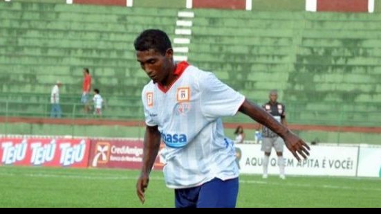 Imagem Ex-atacante do Bahia de Feira assina com o Paysandu