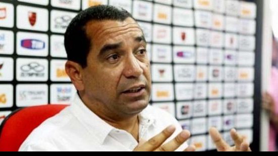 Imagem Zinho não é mais diretor de Futebol do Flamengo