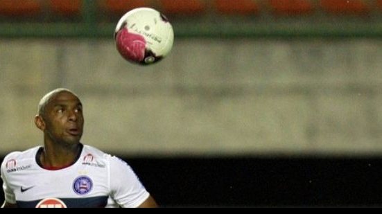 Imagem Ex-zagueiro do Bahia será envolvido em troca entre Cruzeiro e Criciúma