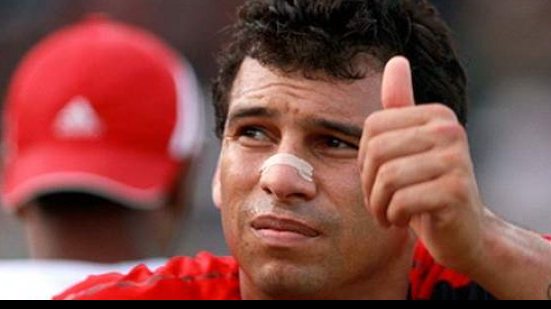 Imagem Sport segue na briga para contratar Neto Baiano