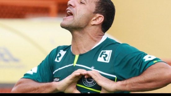 Imagem Iarley deixa o Goiás após divergências com o treinador