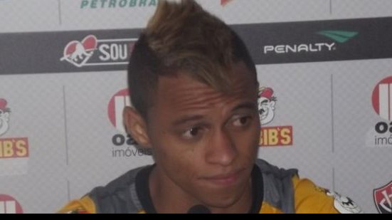Imagem William Henrique é apresentado e agradece ao Vitória pela oportunidade