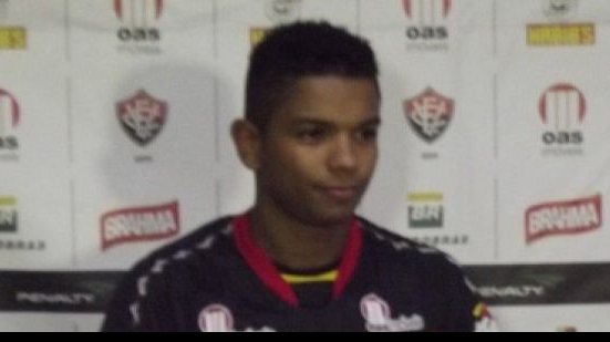 Imagem &quot;Experiente aos 25 anos&quot;, David Braz é apresentado no Vitória