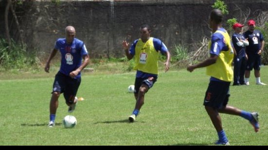 Imagem Talisca e Helder voltam aos treinos no Fazendão