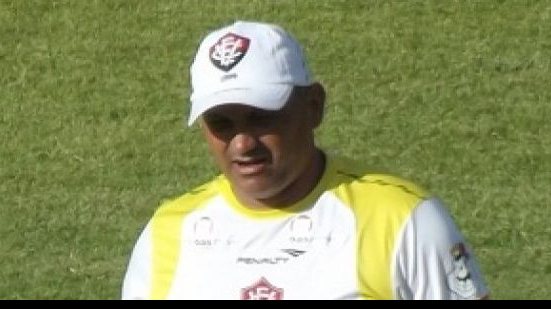 Imagem Eduardo Andrade é apresentado no Náutico e elogia o clube