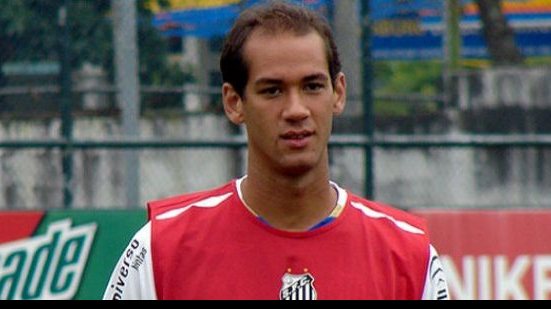 Imagem Bahia está buscando a contratação do volante Rodrigo Souto