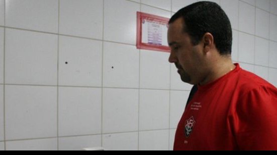 Imagem Fisiologista recebe proposta de faculdade e deixa o Vitória