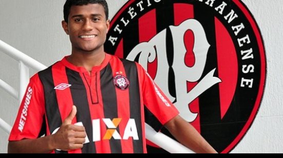 Imagem Atacante Maranhão, ex-Bahia, é o novo reforço do Atlético (PR) 