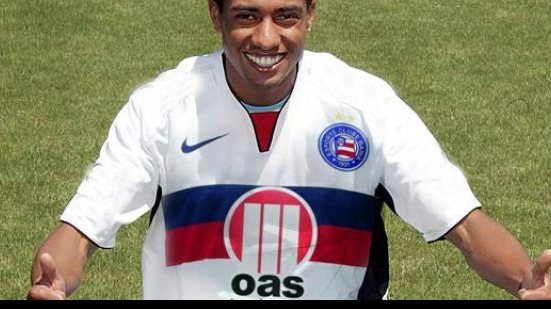 Imagem Decepções em 2012, Kleberson e Zé Roberto começam 2013 como titulares