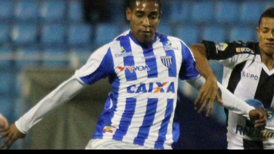 Imagem Presidente do Criciúma &quot;pega ar&quot; e desiste de Cléber Santana