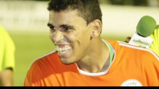 Imagem Bahia contrata atacante Sassá e o empresta para o Feirense