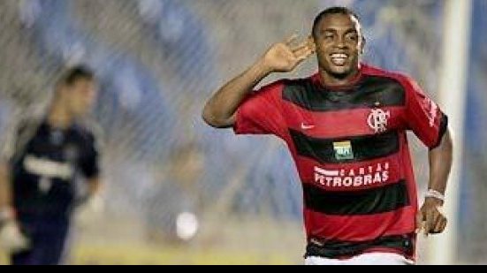 Imagem Atacante Obina é o novo reforço do Bahia