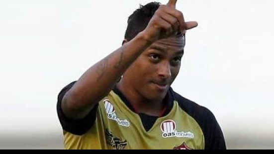 Imagem Náutico confirma contratação do atacante Elton