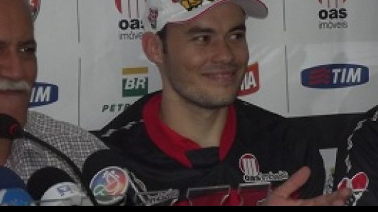 Imagem Renato Cajá é regularizado e pode estrear pelo Vitória