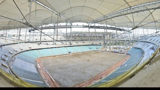 Imagem Grama da Fonte Nova é plantada e passa por processo de irrigação