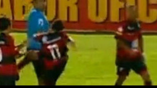 Imagem Árbitro &quot;rebaixado&quot; em 2012 apita ASA x Vitória