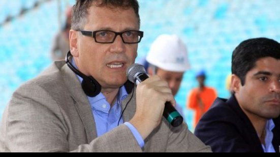 Imagem FIFA, COL, Wagner e Neto inspecionam a Arena Fonte Nova