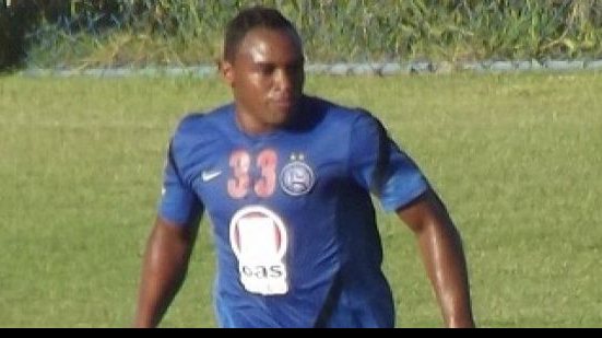 Imagem Obina e lateral são regularizados e podem estrear pelo Bahia