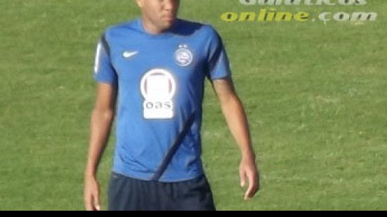 Imagem Além de ofender a torcida, atacante Souza pode ser punido pelo STJD