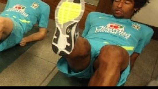 Imagem Felipão arma Seleção e escala zagueiro Dante como titular