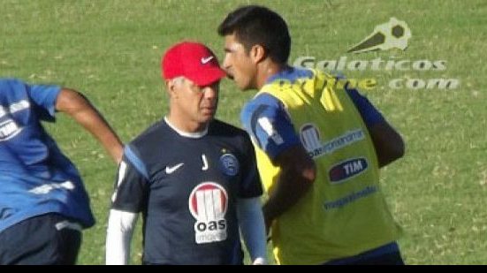 Imagem Jorginho não pensa em deixar o Bahia: &quot;Eu estou sossegado&quot;
