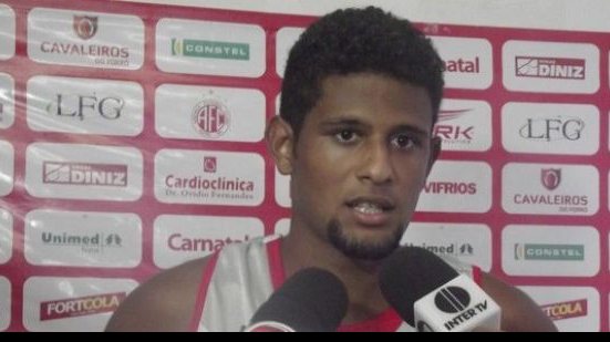 Imagem Zagueiro Alyson lamenta falta de valorização no Bahia