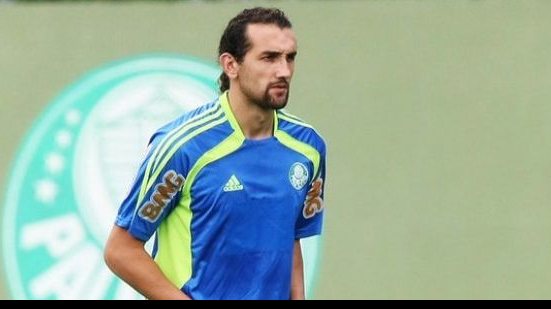 Imagem Palmeiras libera Barcos para o Grêmio, que cede cinco atletas