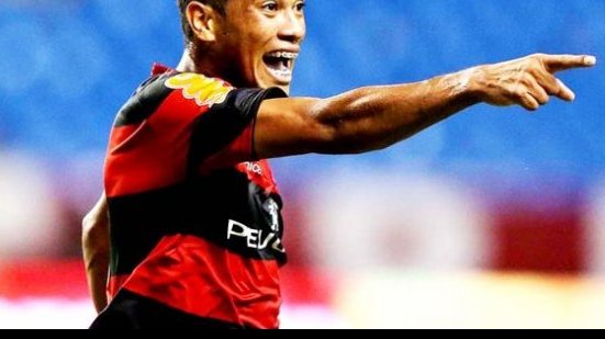 Imagem Flamengo próximo de renovar contrato de Hernane