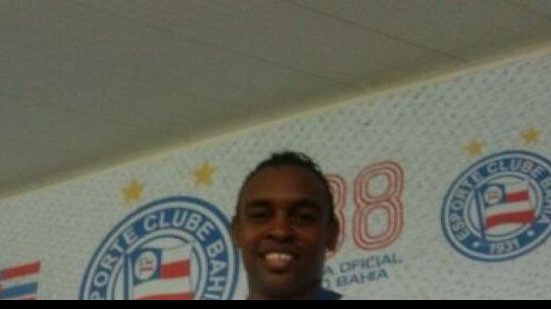 Imagem    Ansioso para dedicar gol a filho, Obina segue preparação